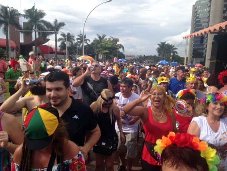 No último dia de carnaval, foliões poderão curtir os tradicionais Pacotão, Baratona e Raparigueiros, além de estreantes na programação de Brasília, como o Calango Careta, na Asa Norte