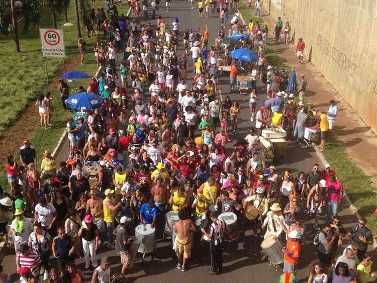 No último dia de carnaval, foliões poderão curtir os tradicionais Pacotão, Baratona e Raparigueiros, além de estreantes na programação de Brasília, como o Calango Careta, na Asa Norte