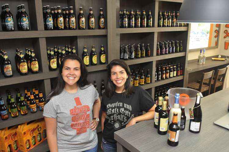 As irmãs Fernanda e Amanda Cunha optaram pela franquia para montar uma loja de cervejas especiais