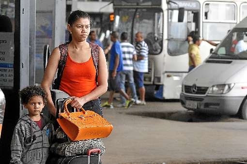 Na tarde de ontem, Fernanda tentava voltar para casa, em São Sebastião: 