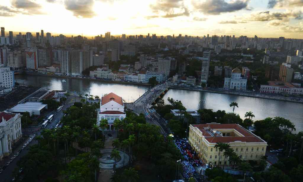 Recife é banhada pelo rio Capibaribe