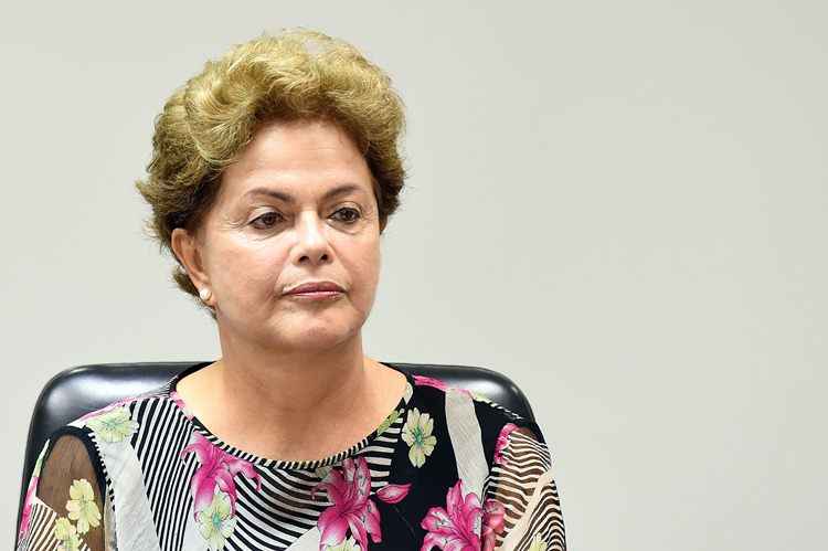 Dilma Rousseff e aliados aguardam com ansiedade e certo temor as manifestações programadas para hoje