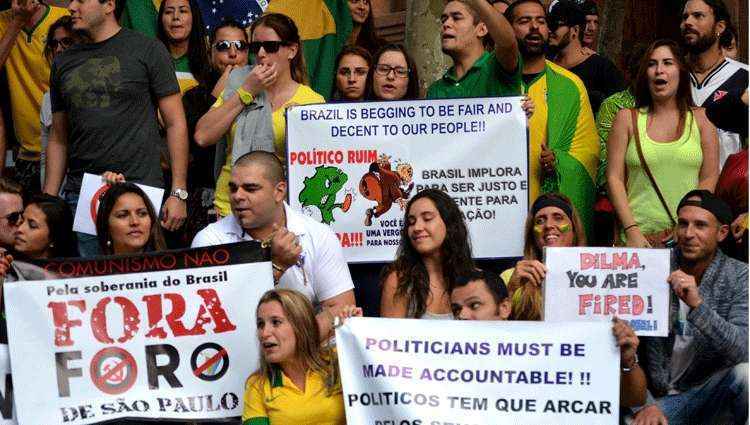 O evento teve mobilização pelas redes sociais e trouxe como bandeiras o impeachment da presidente Dilma Rousseff e a punição dos envolvidos na operação Lava-Jato.