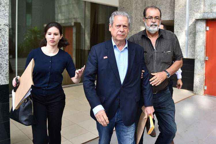 Condenado no mensalão, Dirceu é suspeito de envolvimento na Lava-Jato