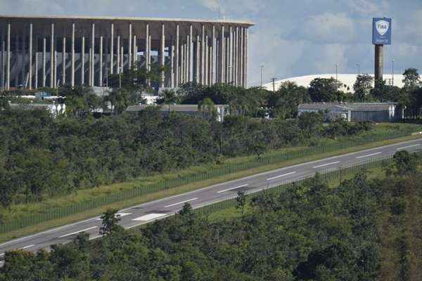 Pista de pouso do Aeroclube de Brasília está construído dentro do Parque Burle Marx, próximo ao Noroeste.