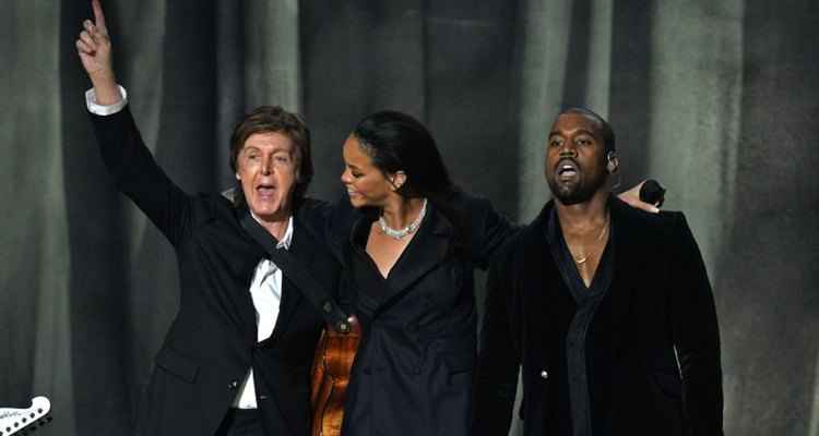 Paul McCartney, Rihanna e Kanye West durante apresentação no Grammy, em Los Angeles