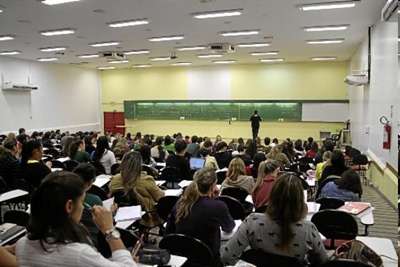 Sala de aula em curso preparatório: especialistas recomendam reforço nos estudos, pois a concorrência deve aumentar daqui para a frente