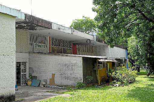 Ocupação de espaço público em comércio na Asa Sul: adequação adiada