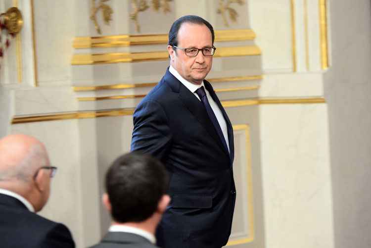 François  Hollande anunciou o início de patrulhas militares em áreas sensíveis do país