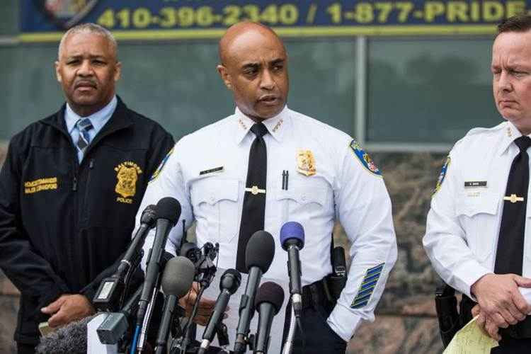 Comissário de polícia de Baltimore, Anthony Batts, fala em uma conferência de imprensa sobre a morte de Freddie Gray