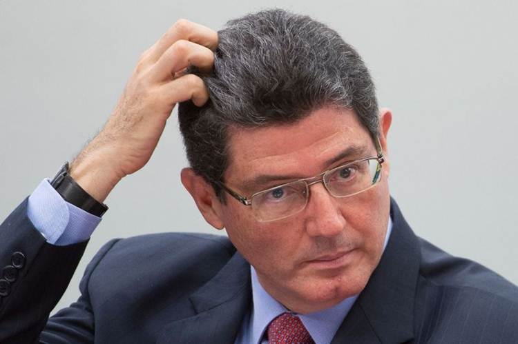 Segundo Joaquim Levy, União faz esforço para manter o Bolsa Família e o Minha Casa, Minha Vida