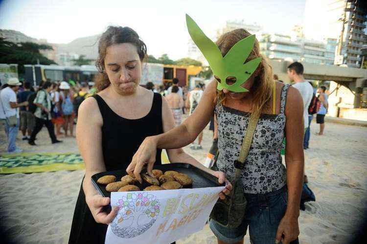 A Marcha da Maconha do Rio de Janeiro começou em 2002 e já sofreu com ações de censura pelo judiciário fluminense, que classificou a manifestação como um ato de apologia às drogas