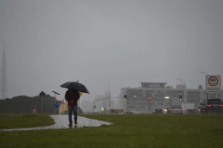 Tempo deve permanecer assim ao menos até quarta-feira, mas com possibilidades de pancadas de chuva isoladas