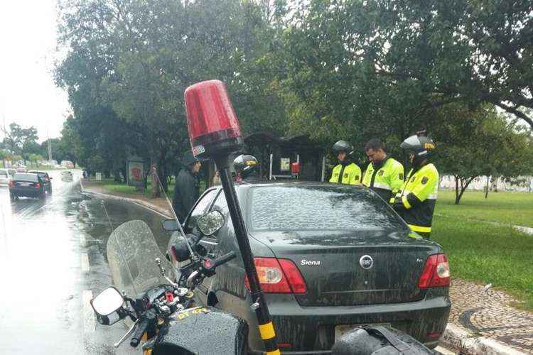 Carro com mais de R$ 44 mil em débitos