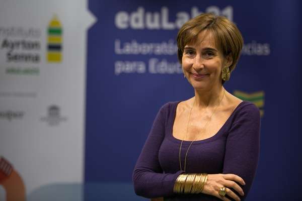 Viviane Senna, presidente do instituto, na cerimônia de lançamento do EduLab21