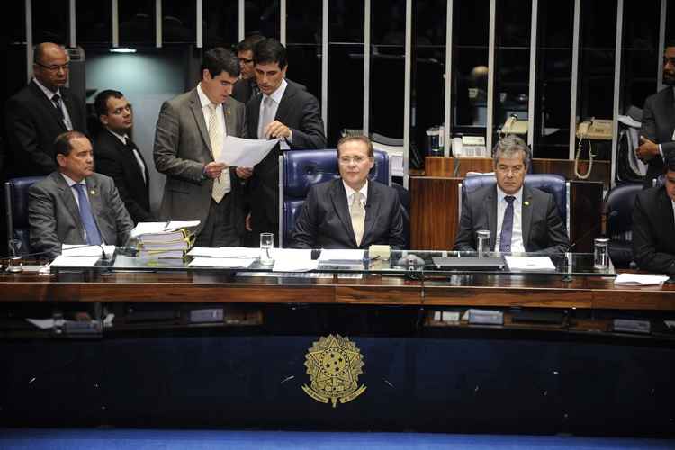 Os senadores Vicentinho Alves (PR-TO), presidente do Senado Federal Renan Calheiros (PMDB-AL), Jorge Viana (PT-AC) e Ricardo Ferraço (PMDB-ES).