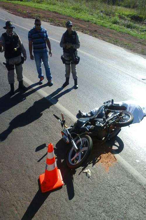 Motociclista foi atropleado após perder o controle da direção