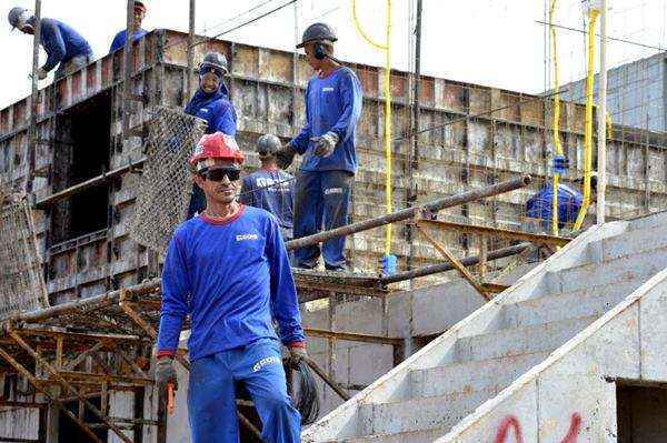 Hoje, Mario Ferreira trabalha na construção civil em Valparaiso - GO