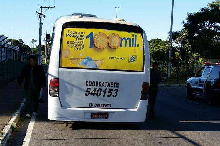 Ônibus que se envolveu em acidente