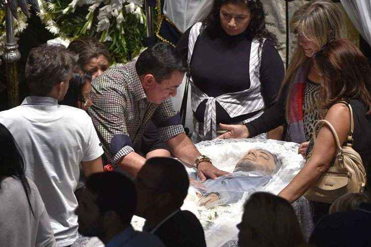 Foto: Familliares e amigos de Cristiano Araújo vão ao velório do