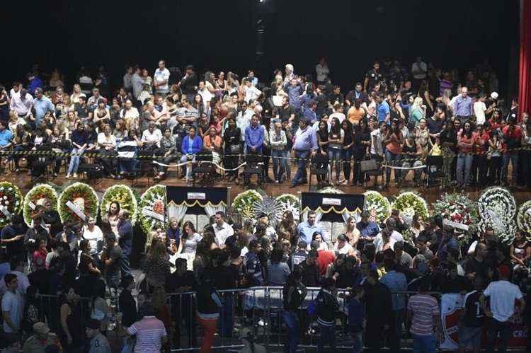 Milhares de pessoas passaram pelo centro cultural: despedida