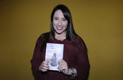 Autora encerrou turnê de lançamento do livro em Brasília em bate-papo com fãs