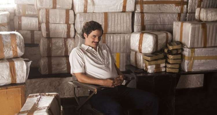 Wagner Moura caracterizado de Pablo Escobar: o ator engordou 20 kg para viver o personagem