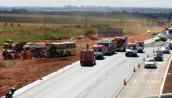 O acidente ocorreu por volta de 13h