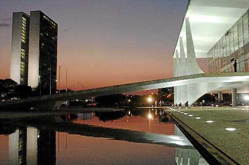 Na Esplanada, a tensão entre o Planalto e o Congresso será retomada no início de agosto, o mês do 