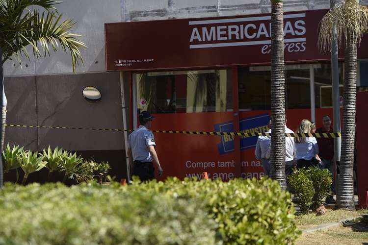 Local onde os criminosos abordaram a vítima