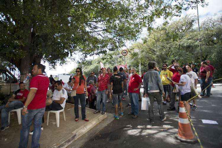 Além da CUT, participam do ato o Sindicato dos Metalúrgicos do ABC, o Sindicato dos Professores do Ensino Oficial de São Paulo (Apeoesp), o Sindicato dos Bancários, o Sindicato dos Químicos e movimentos sociais