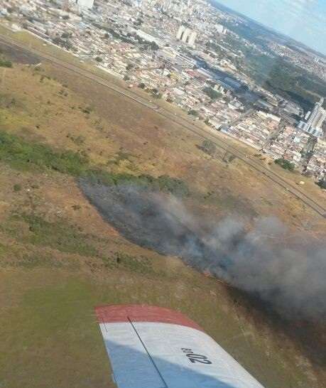 Incêndio em frente ao Setor H Norte, em Taguatinga