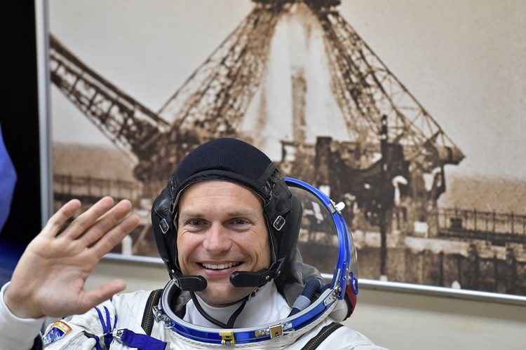 Astronauta dinamarquês, Andreas Mogensen, momentos antes de embarcar na nave