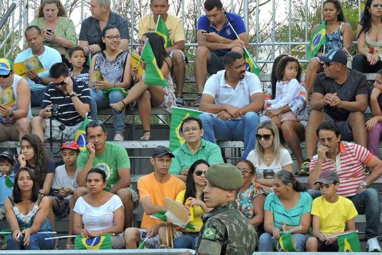 Antes das 8h, as arquibancadas já estavam cheias