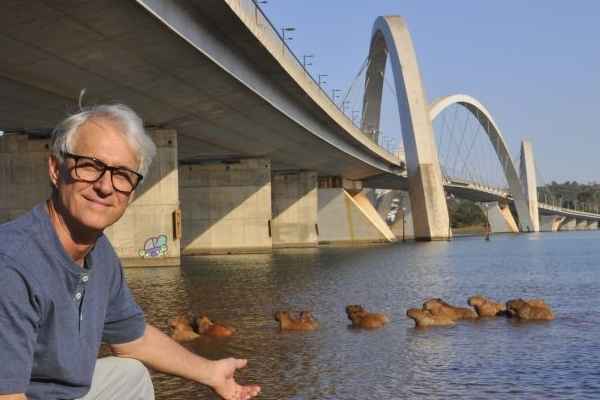 O artista plástico mantém relação íntima com o cerrado brasiliense