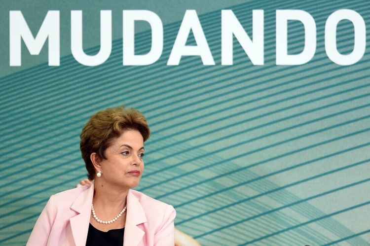 A presidente ressaltou que o governo não está tomando essas medidas porque quer, mas sim porque é fundamental sair da situação de restrição fiscal