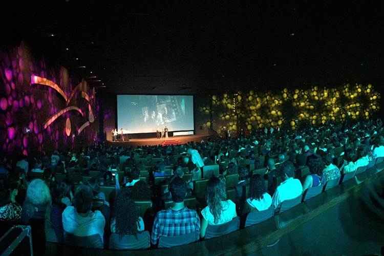 Cine Brasília ficou lotado na primeira noite