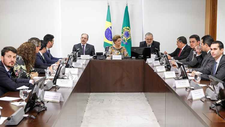 Após perder o selo de grau de investimento o governo de Dilma Rousseff tentou agir e anunciou um pacote de medidas fiscais