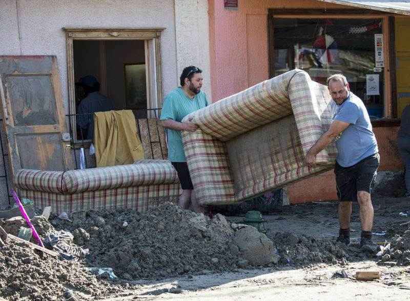 Chilenos enfrentam danos e réplicas três dias depois do terremoto