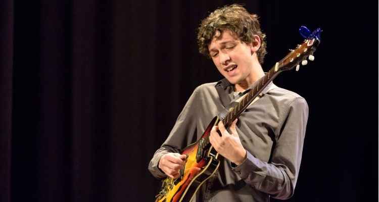 Pela primeira vez na carreira, Pedro Martins estará no palco sozinho com a guitarra