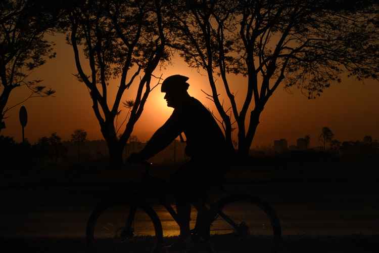 A recomendação para o brasiliense é tomar muita água e evitar exercícios sob o sol entre 10h e 16h.