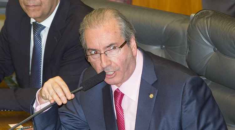 Para os governistas, a manobra de Cunha busca inicialmente rachar o bloco para depois dividir a bancada do PMDB