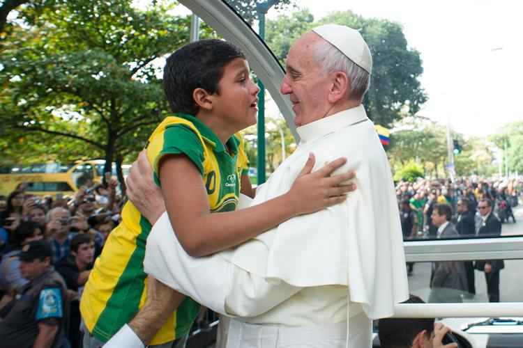 Francisco reafirmou a intenção de voltar ao Brasil em 2017 durante a comemoração dos 300 anos do resgate da imagem de Nossa Senhora Aparecida das águas do Rio Paraíba do Sul