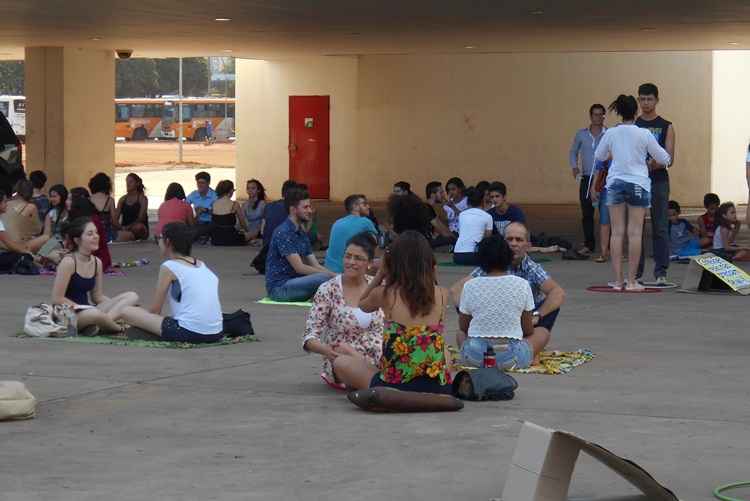 Evento ocorreu na tarde desta quinta-feira (15/10); além de Brasília, adeptos se reuniram em diferentes partes do mundo