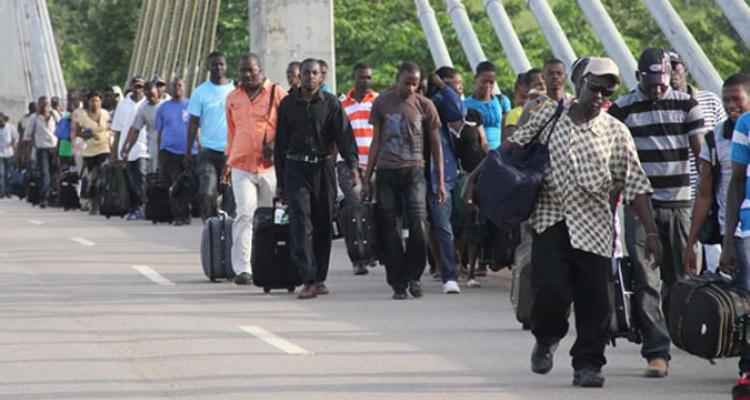 Haitianos são instalados em abrigos públicos em Rio Branco, capital do Acre, antes de seguirem viagem para o centro do País