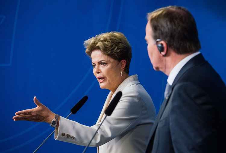 Dilma durante coletiva de imprensa na Suécia