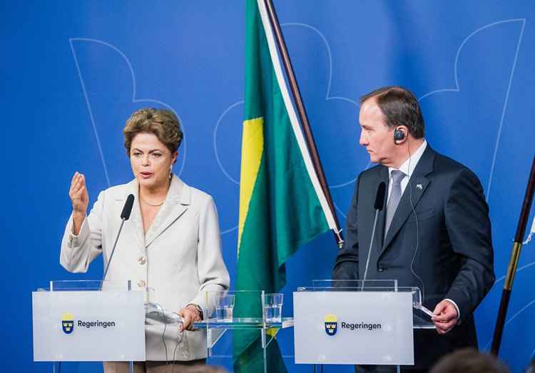 Dilma durante coletiva de imprensa em Estocolmo