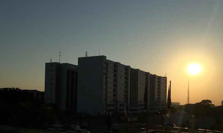 Tempo seco no DF: ondas de calor