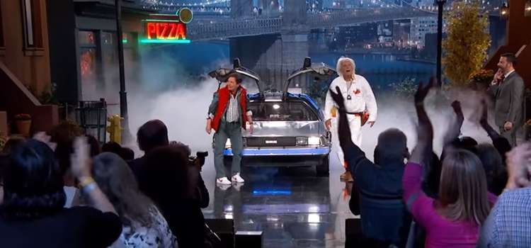 Atores chegam no programa com o Delorean