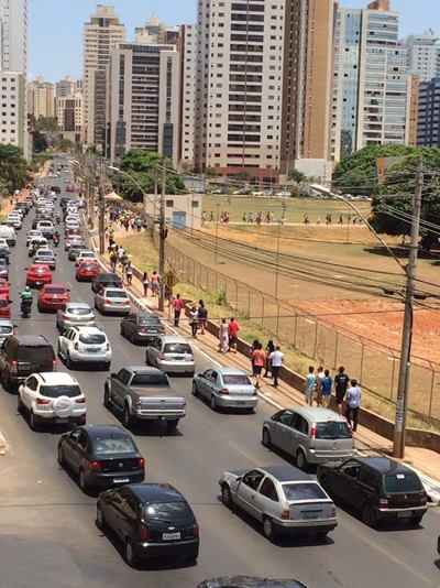 Em Águas Claras, algumas das vias ficaram engarrafadas devido ao exame